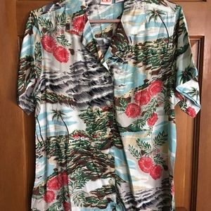 New OP women’s rayon Hawaiin shirt size Medium